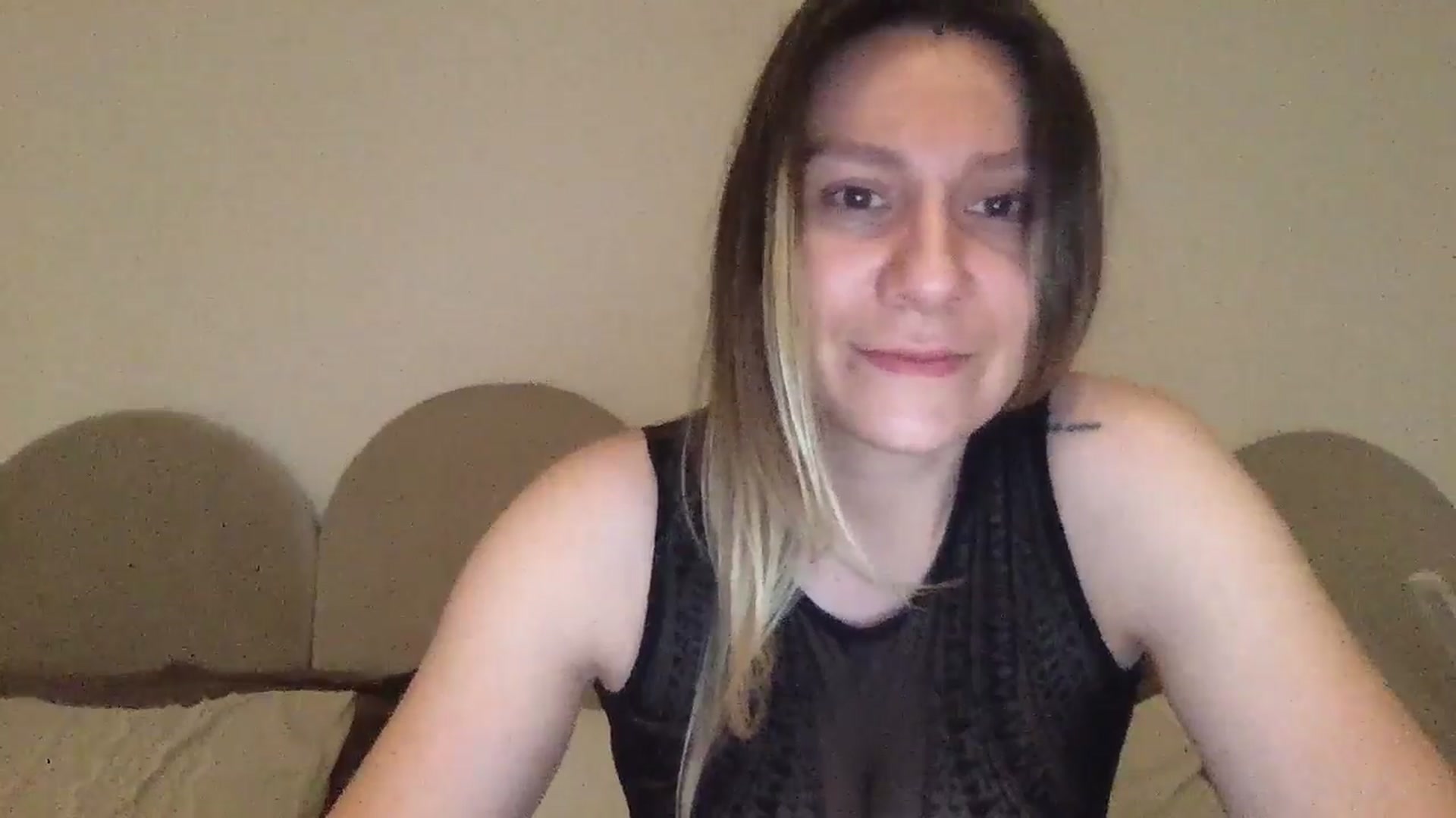 Gallery image thumbnail from itwasnt_me's myfreecams stream on, 11/29/2024, 21:20 image 15 of 20