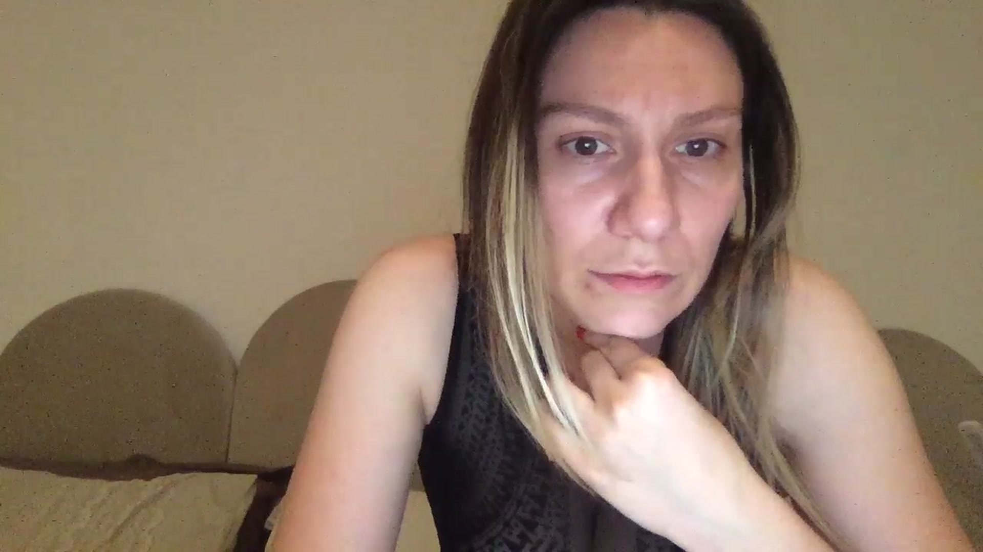 Gallery image thumbnail from itwasnt_me's myfreecams stream on, 11/29/2024, 21:20 image 10 of 20