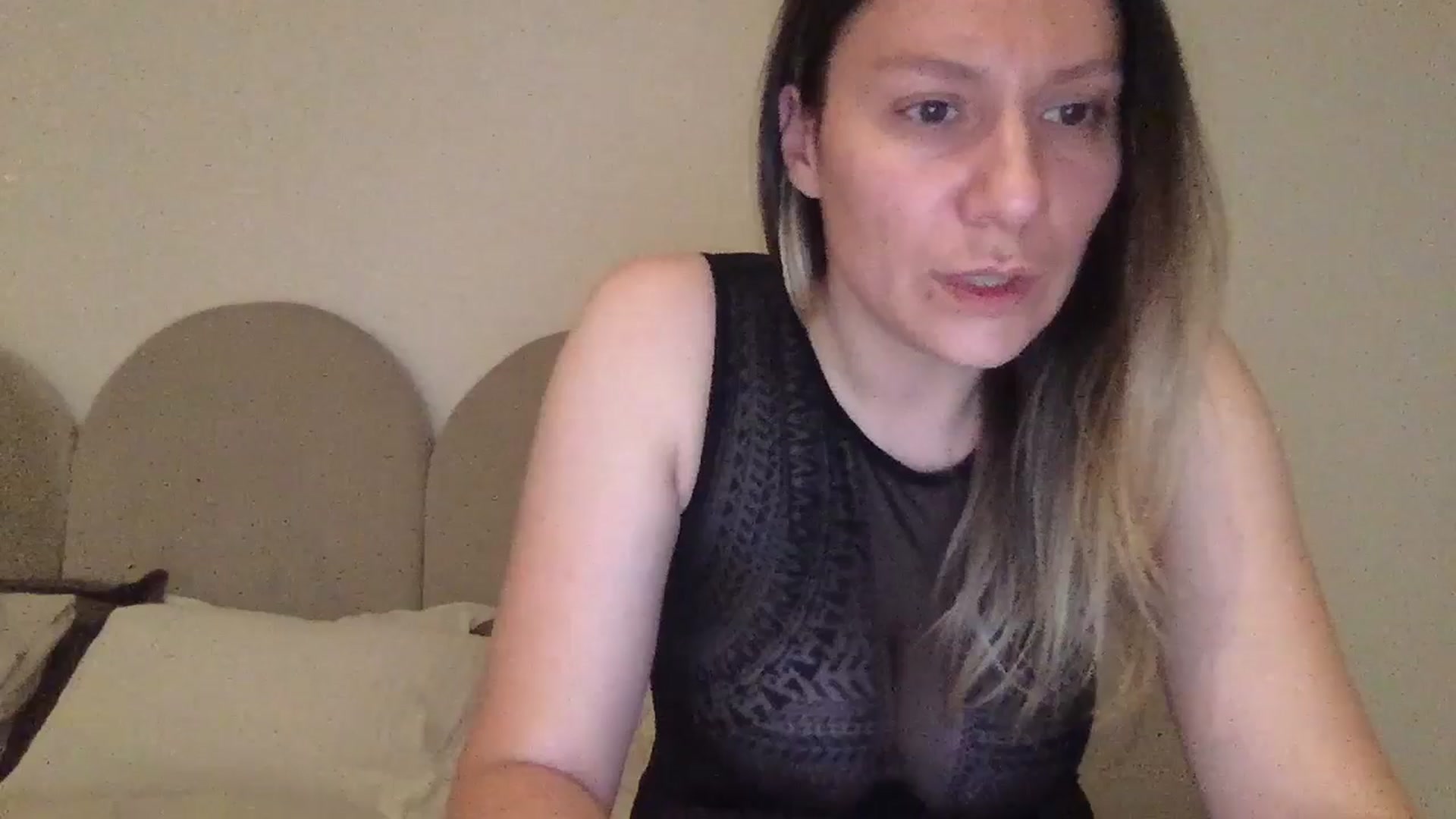 Gallery image thumbnail from itwasnt_me's myfreecams stream on, 11/29/2024, 22:14 image 1 of 20
