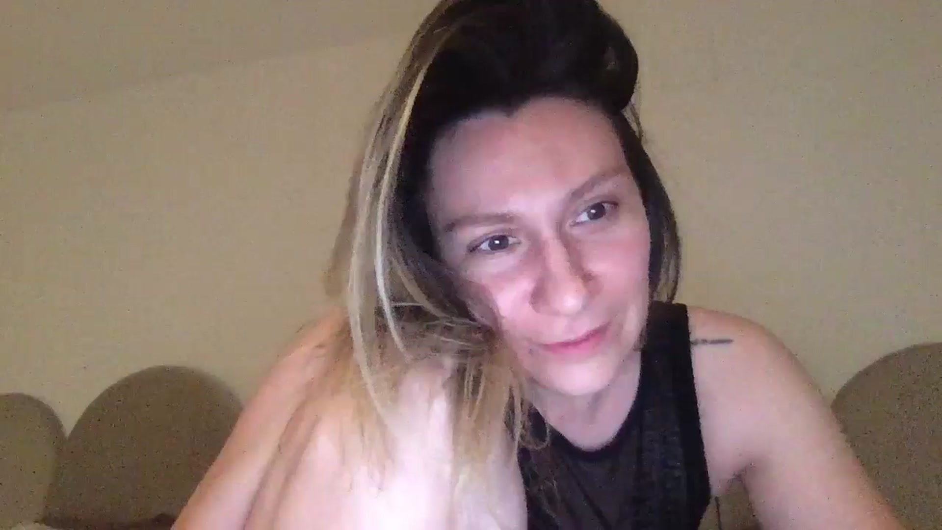 Gallery image thumbnail from itwasnt_me's myfreecams stream on, 11/29/2024, 22:14 image 13 of 20
