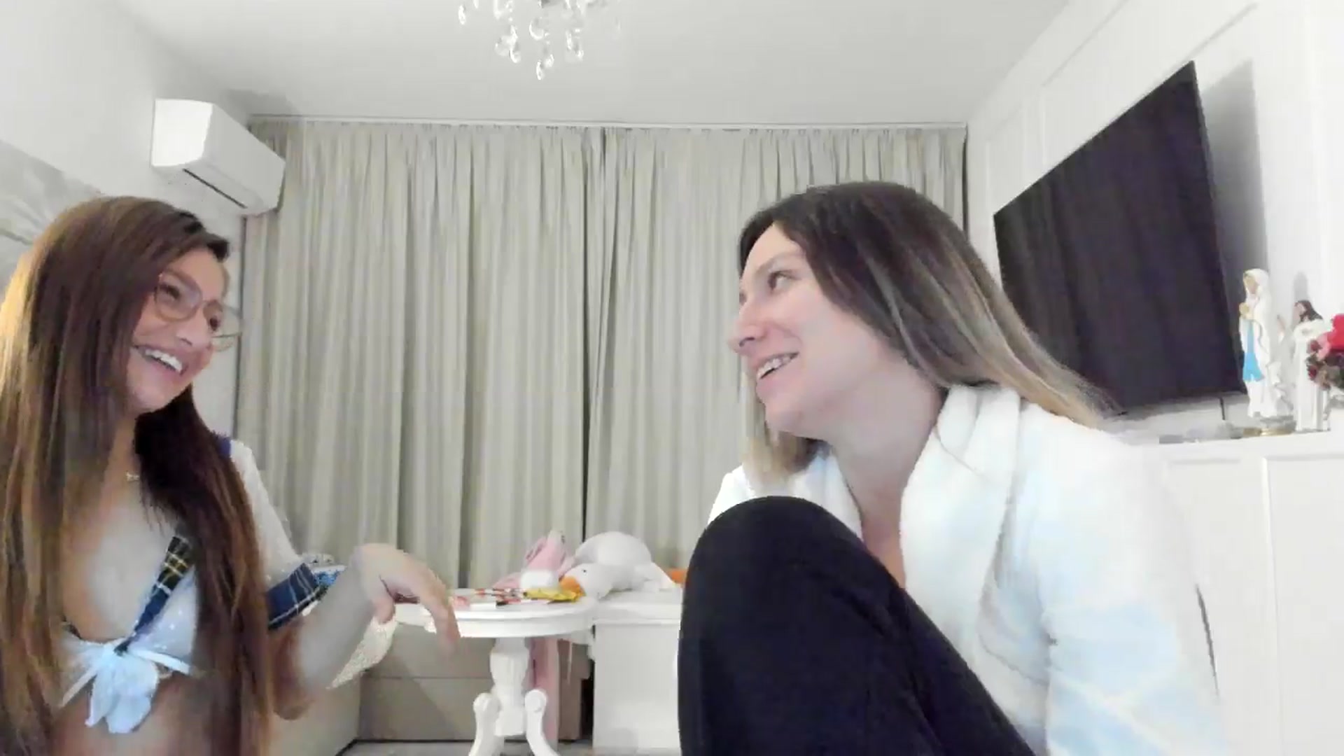 Gallery image thumbnail from itwasnt_me's myfreecams stream on, 12/03/2024, 02:14 image 5 of 20