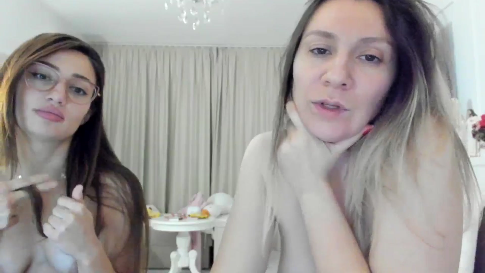 Gallery image thumbnail from itwasnt_me's myfreecams stream on, 12/03/2024, 02:14 image 14 of 20