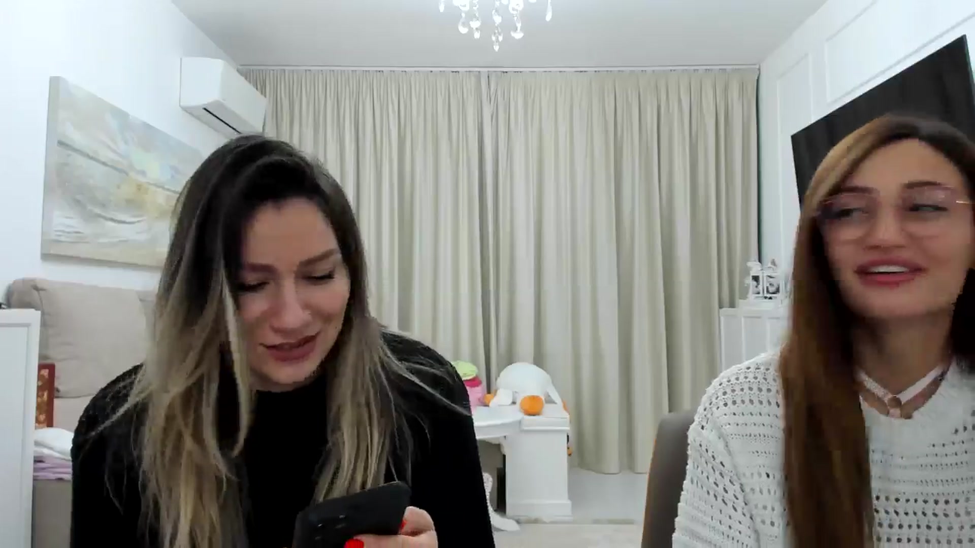 Gallery image thumbnail from itwasnt_me's myfreecams stream on, 12/05/2024, 23:45 image 14 of 20