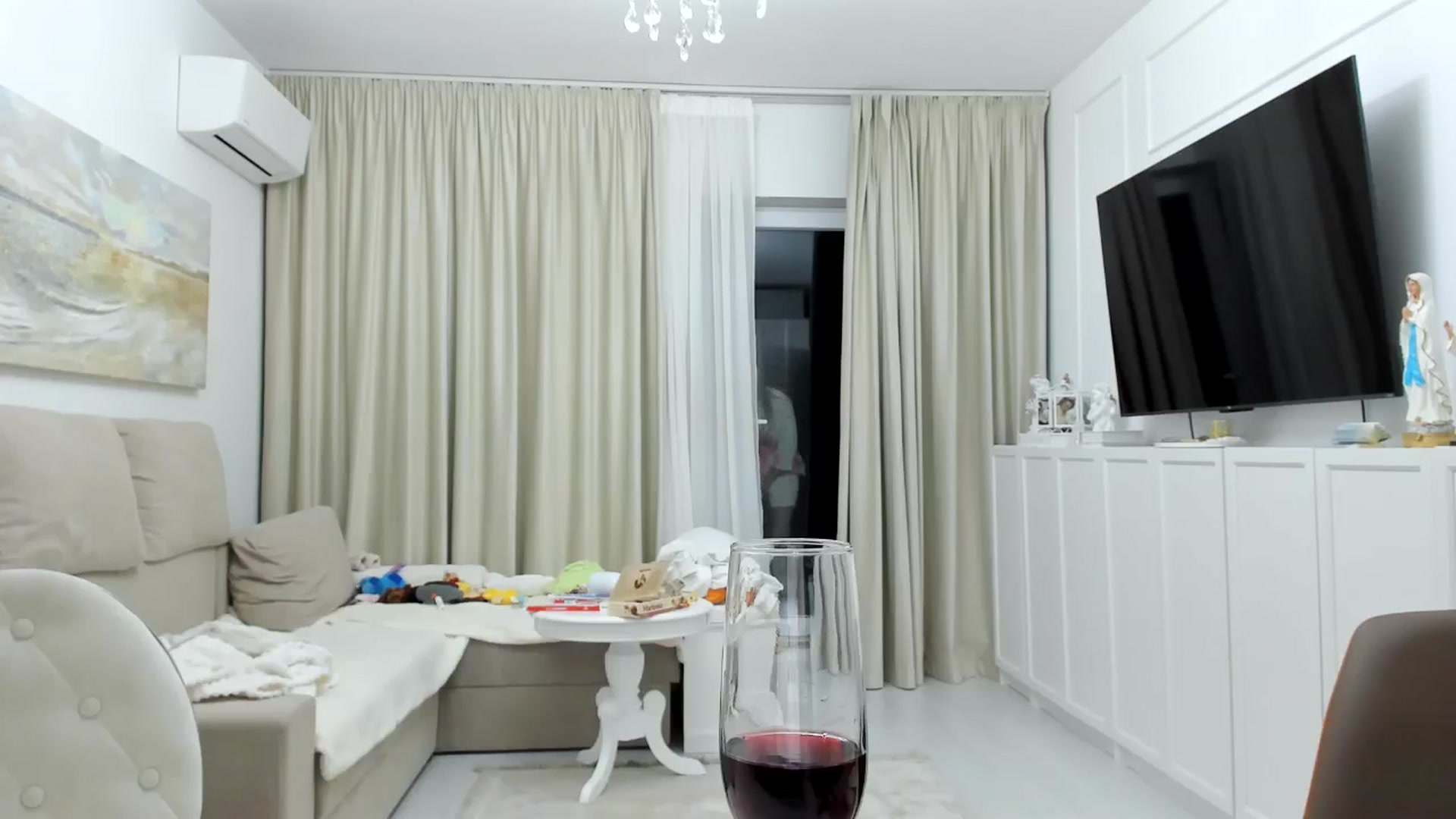 Gallery image thumbnail from itwasnt_me's myfreecams stream on, 12/07/2024, 01:21 image 18 of 20