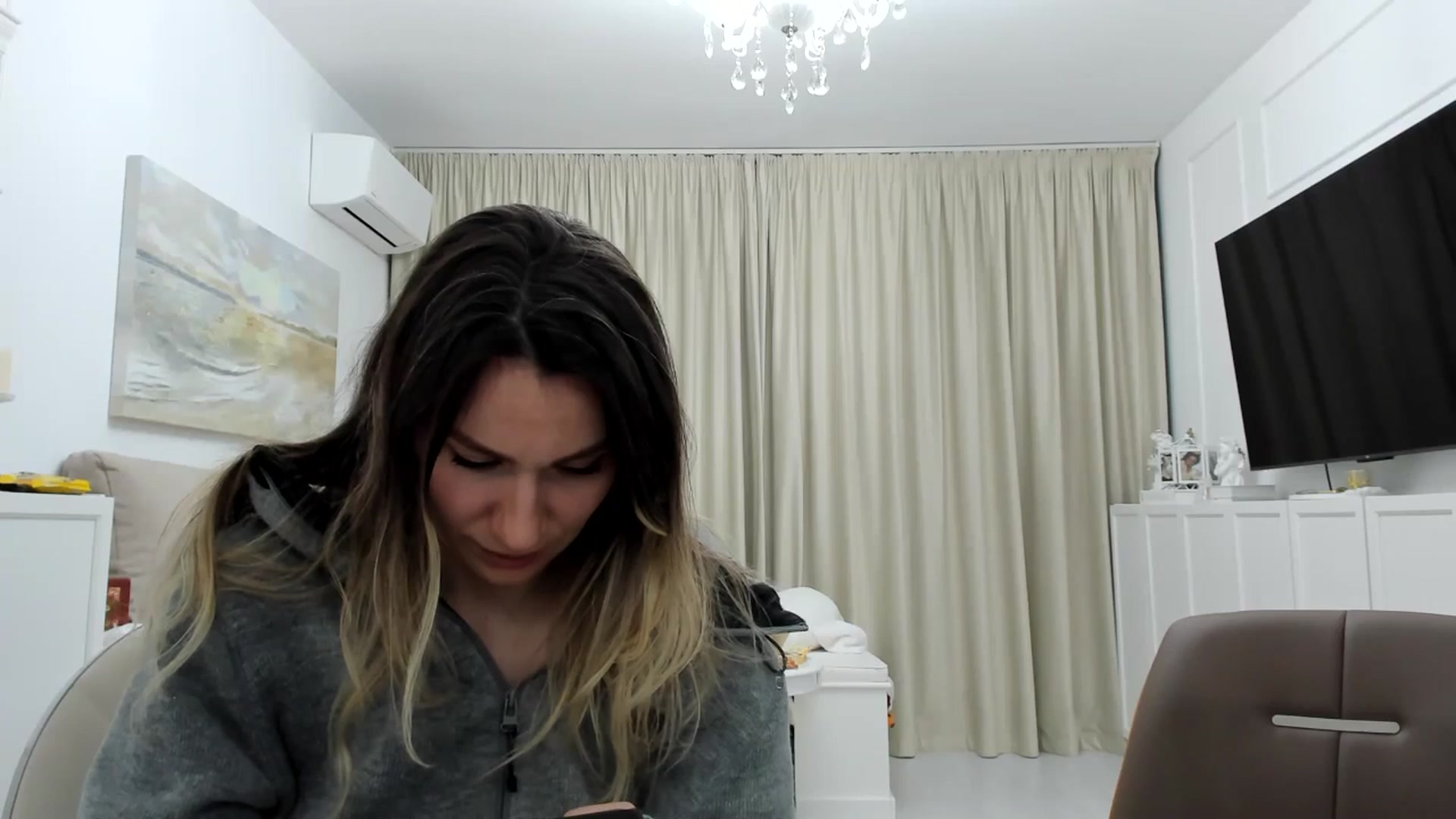Gallery image thumbnail from itwasnt_me's myfreecams stream on, 12/07/2024, 16:58 image 15 of 20