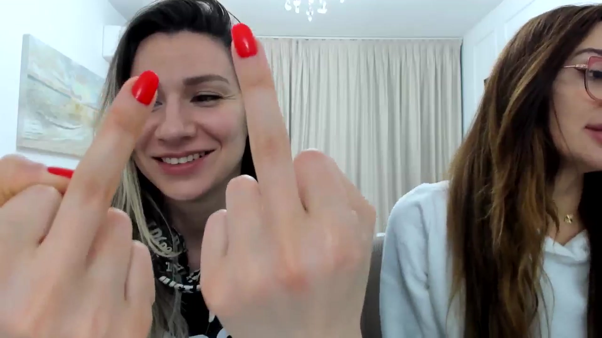 Gallery image thumbnail from itwasnt_me's myfreecams stream on, 12/08/2024, 24:07 image 7 of 20
