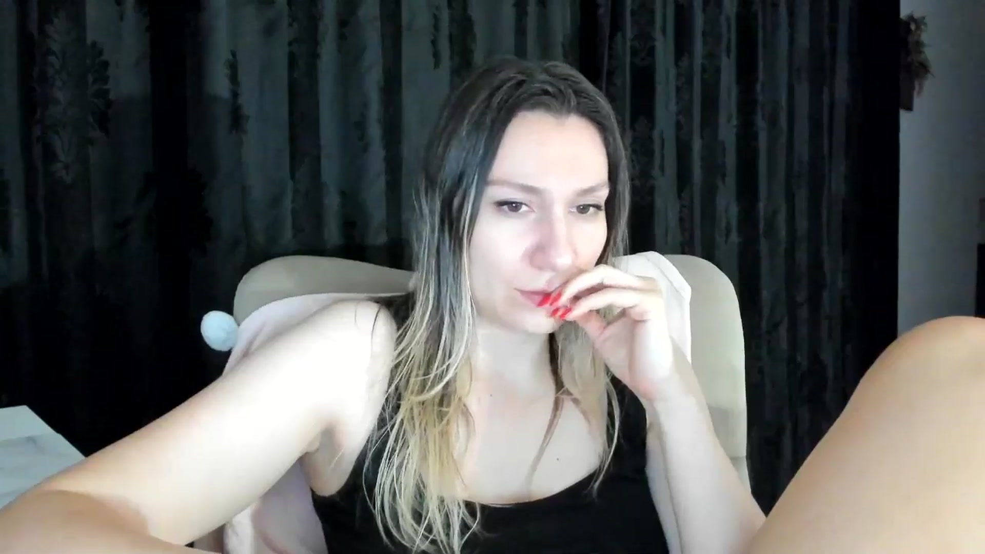 Gallery image thumbnail from itwasnt_me's myfreecams stream on, 12/09/2024, 03:32 image 3 of 20
