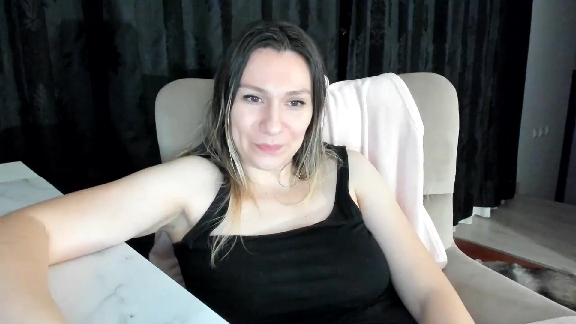Gallery image thumbnail from itwasnt_me's myfreecams stream on, 12/09/2024, 03:32 image 8 of 20