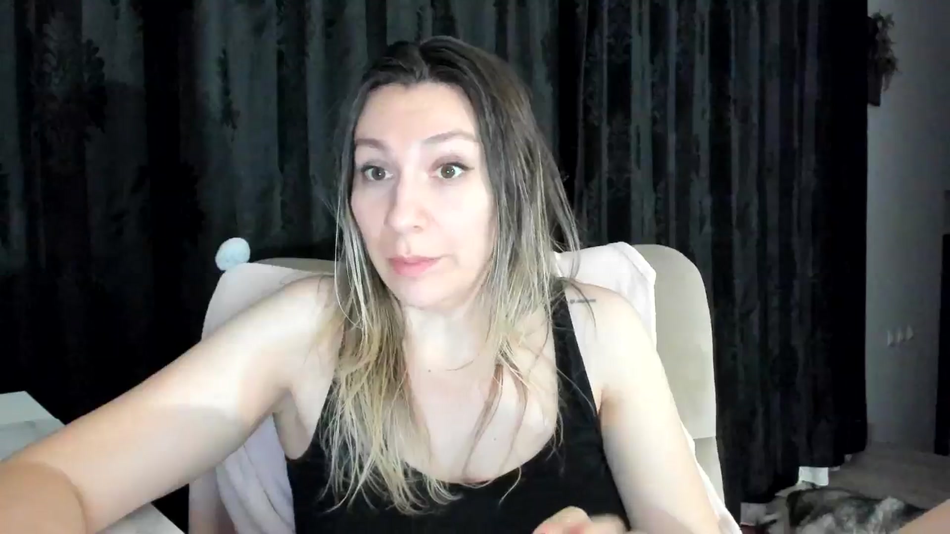 Gallery image thumbnail from itwasnt_me's myfreecams stream on, 12/09/2024, 03:32 image 2 of 20