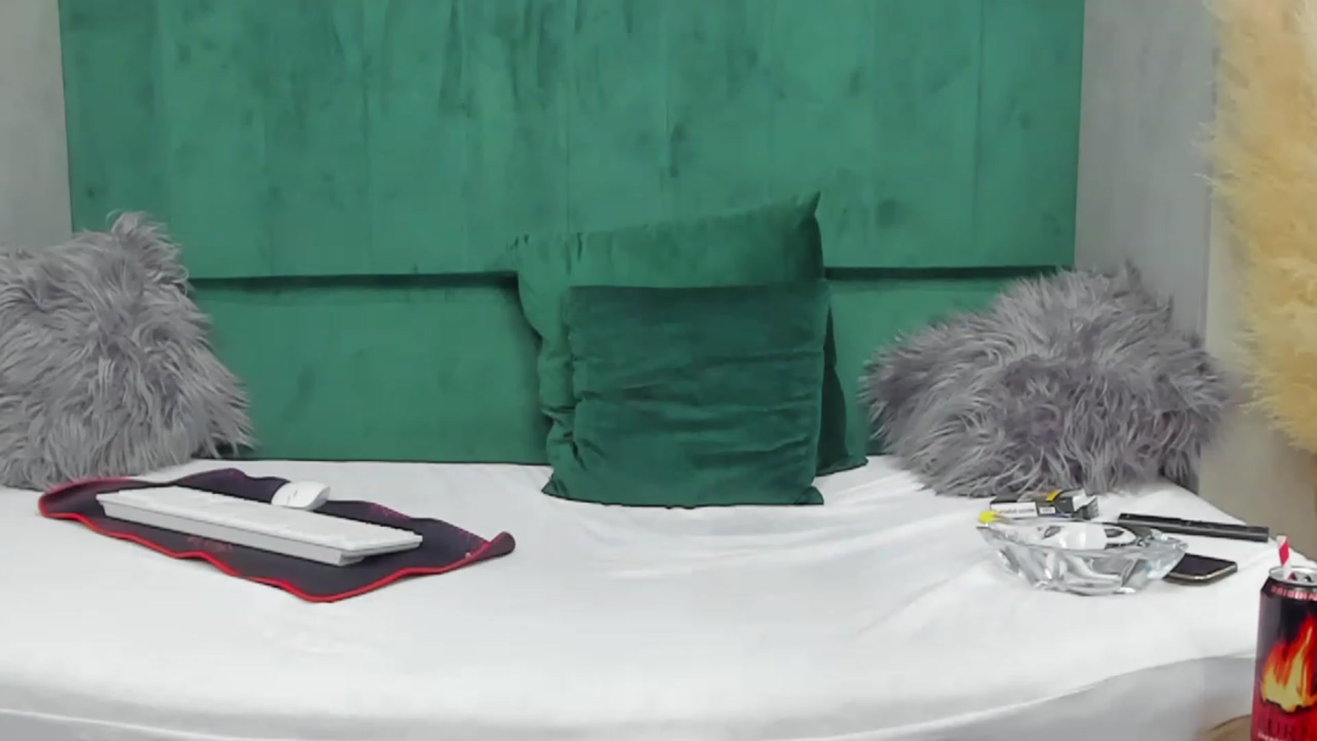 Gallery image thumbnail from ivonady's myfreecams stream on, 04/29/2023, 20:24 image 16 of 20