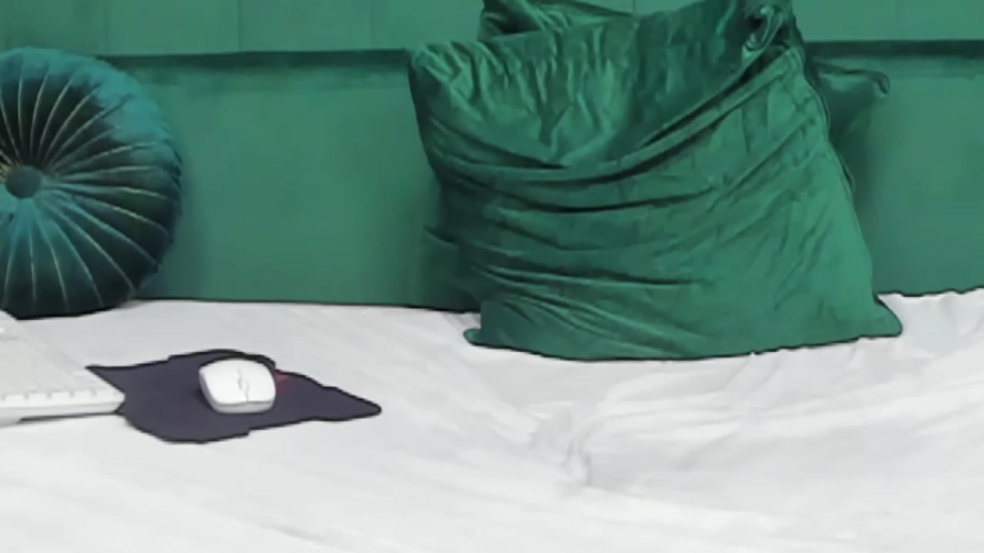 Gallery image thumbnail from ivonady's myfreecams stream on, 05/27/2023, 23:45 image 2 of 20