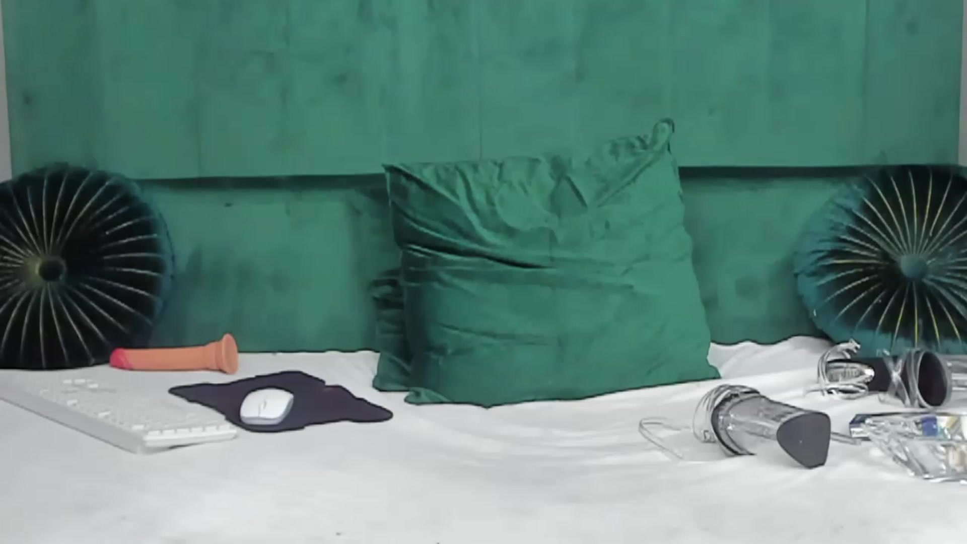 Gallery image thumbnail from ivonady's myfreecams stream on, 06/08/2023, 23:50 image 4 of 20