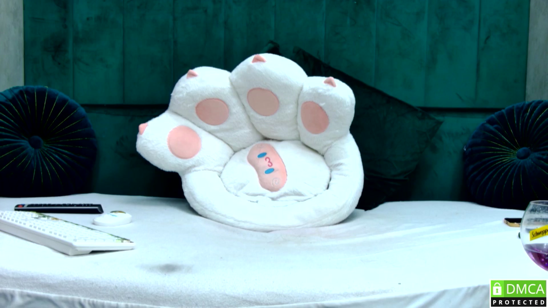Gallery image thumbnail from ivonady's myfreecams stream on, 06/28/2025, 21:25 image 5 of 20