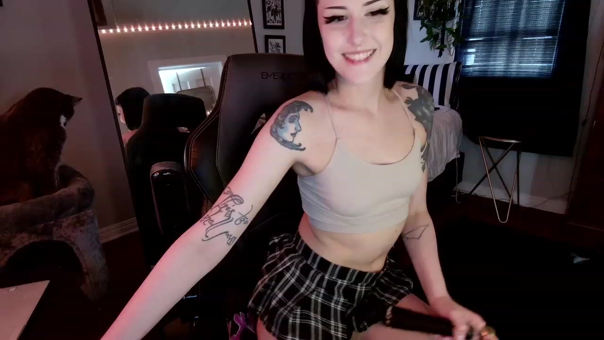Gallery image thumbnail from ivorynyx's myfreecams stream on, 05/09/2023, 23:22 image 15 of 20