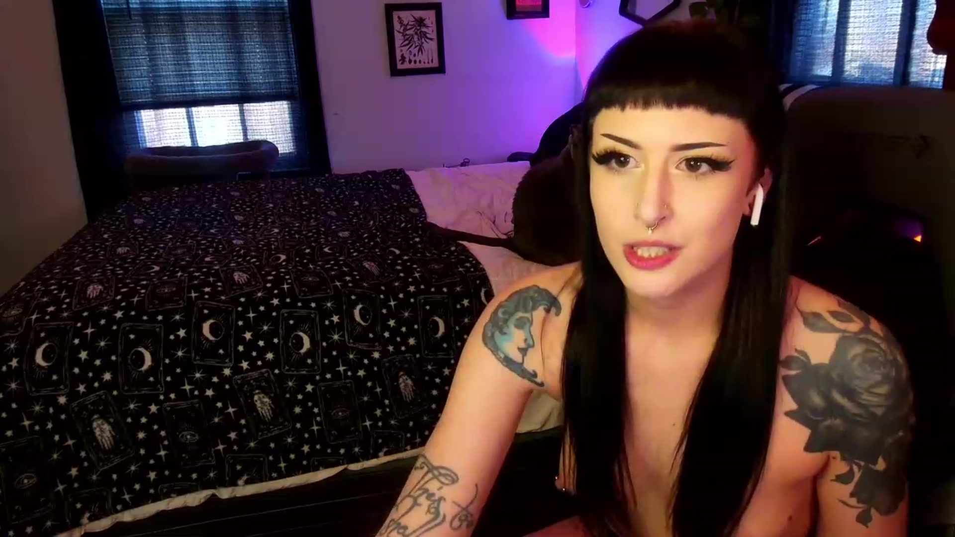 Gallery image thumbnail from ivorynyx's myfreecams stream on, 07/19/2023, 23:52 image 18 of 20