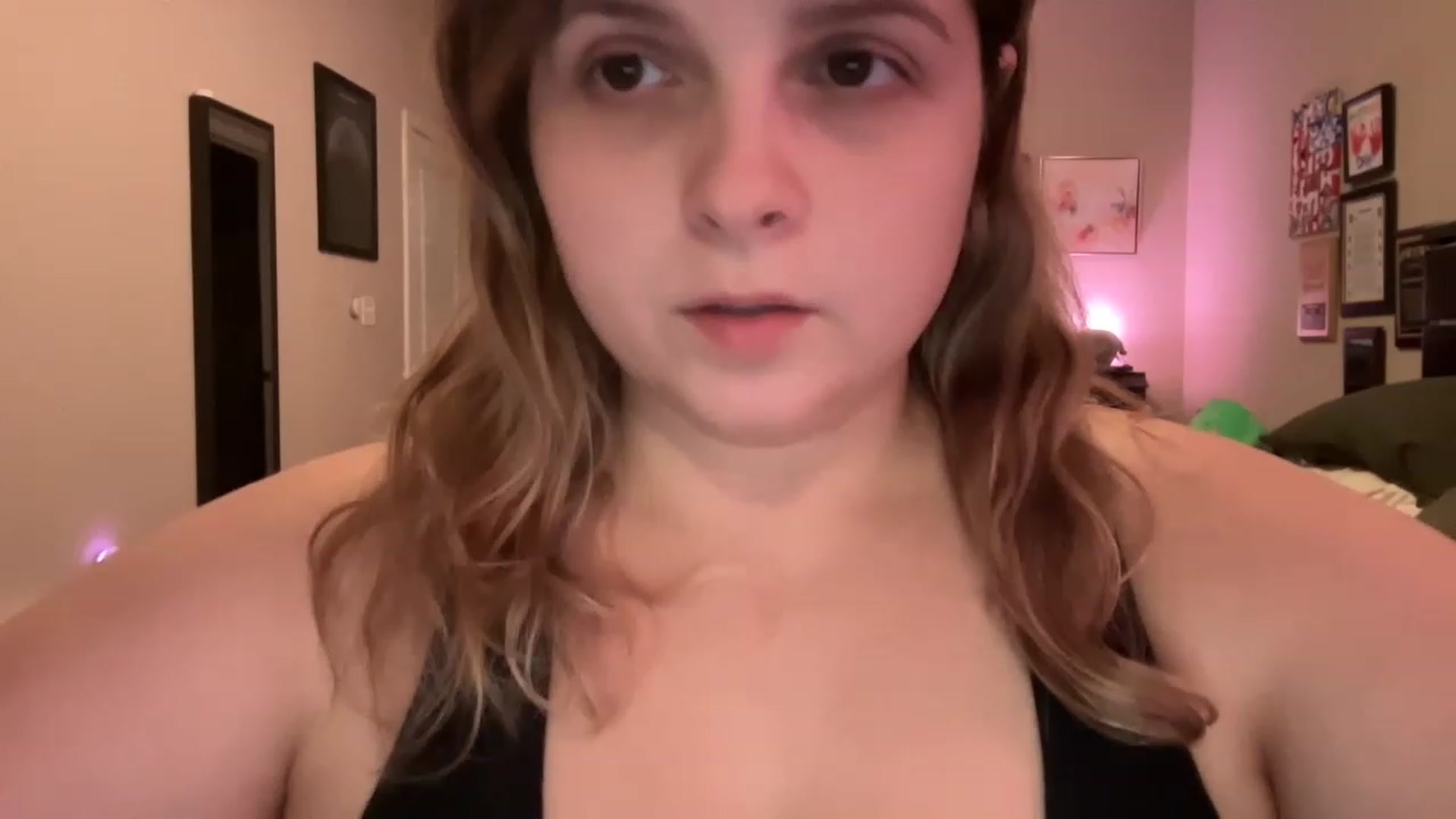 Gallery image thumbnail from j3nnamatic's myfreecams stream on, 12/01/2022, 22:39 image 6 of 20