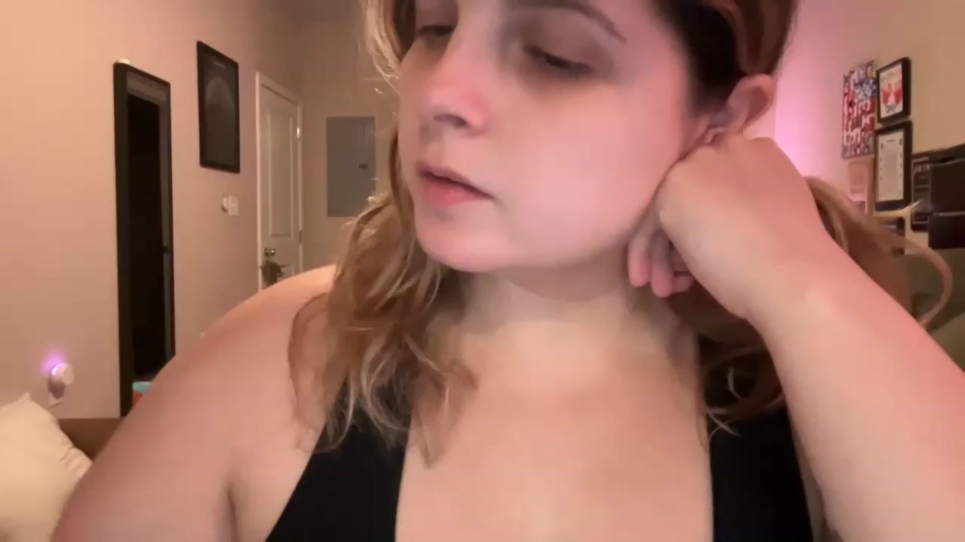Gallery image thumbnail from j3nnamatic's myfreecams stream on, 12/01/2022, 22:39 image 16 of 20