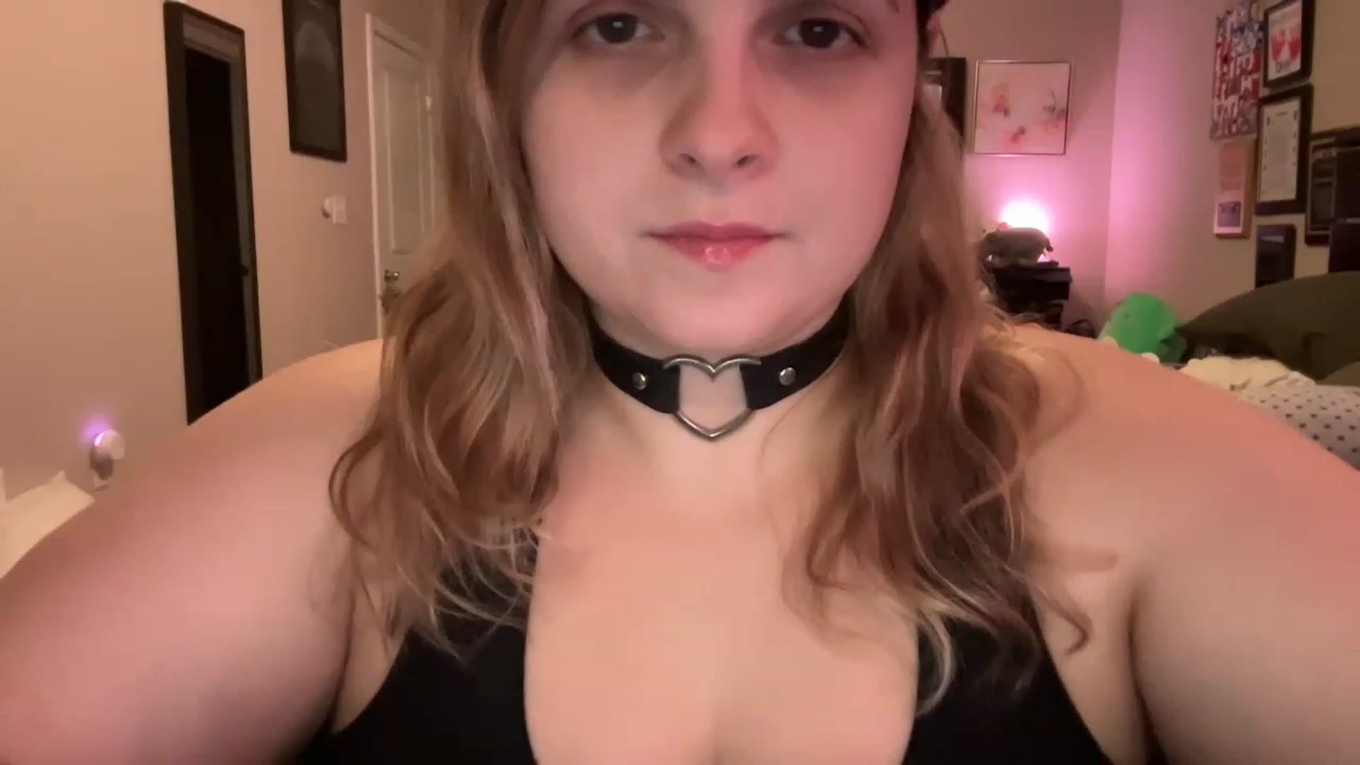 Gallery image thumbnail from j3nnamatic's myfreecams stream on, 12/01/2022, 23:04 image 4 of 20