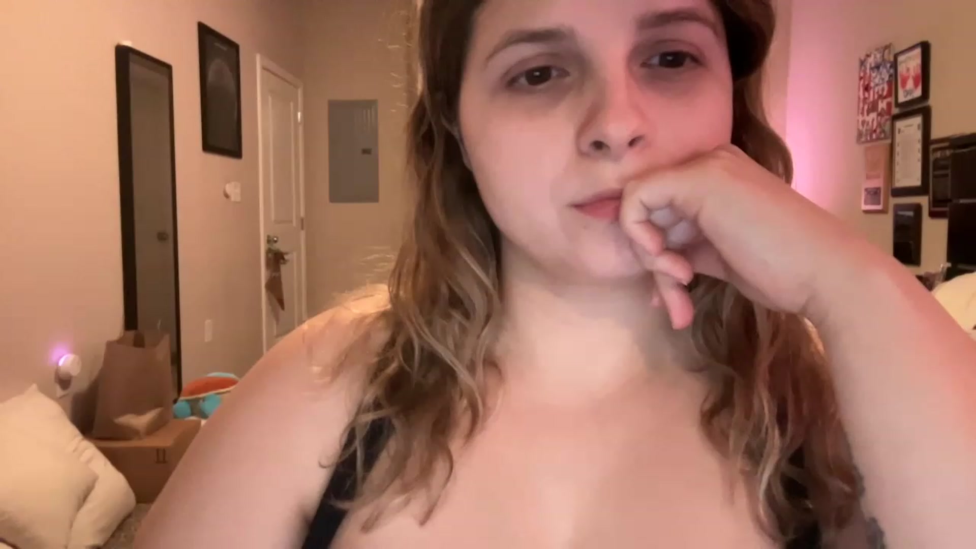 Gallery image thumbnail from j3nnamatic's myfreecams stream on, 12/06/2022, 01:25 image 1 of 20