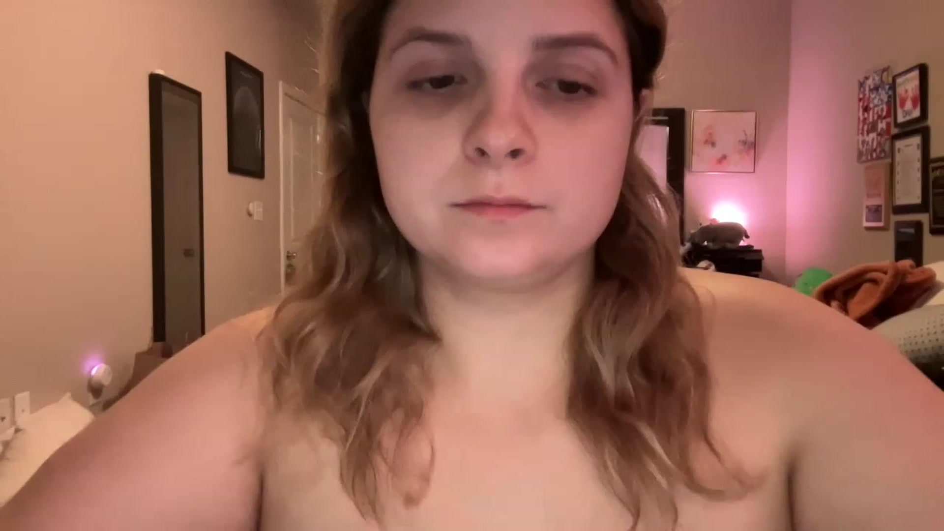 Gallery image thumbnail from j3nnamatic's myfreecams stream on, 12/06/2022, 18:02 image 17 of 20