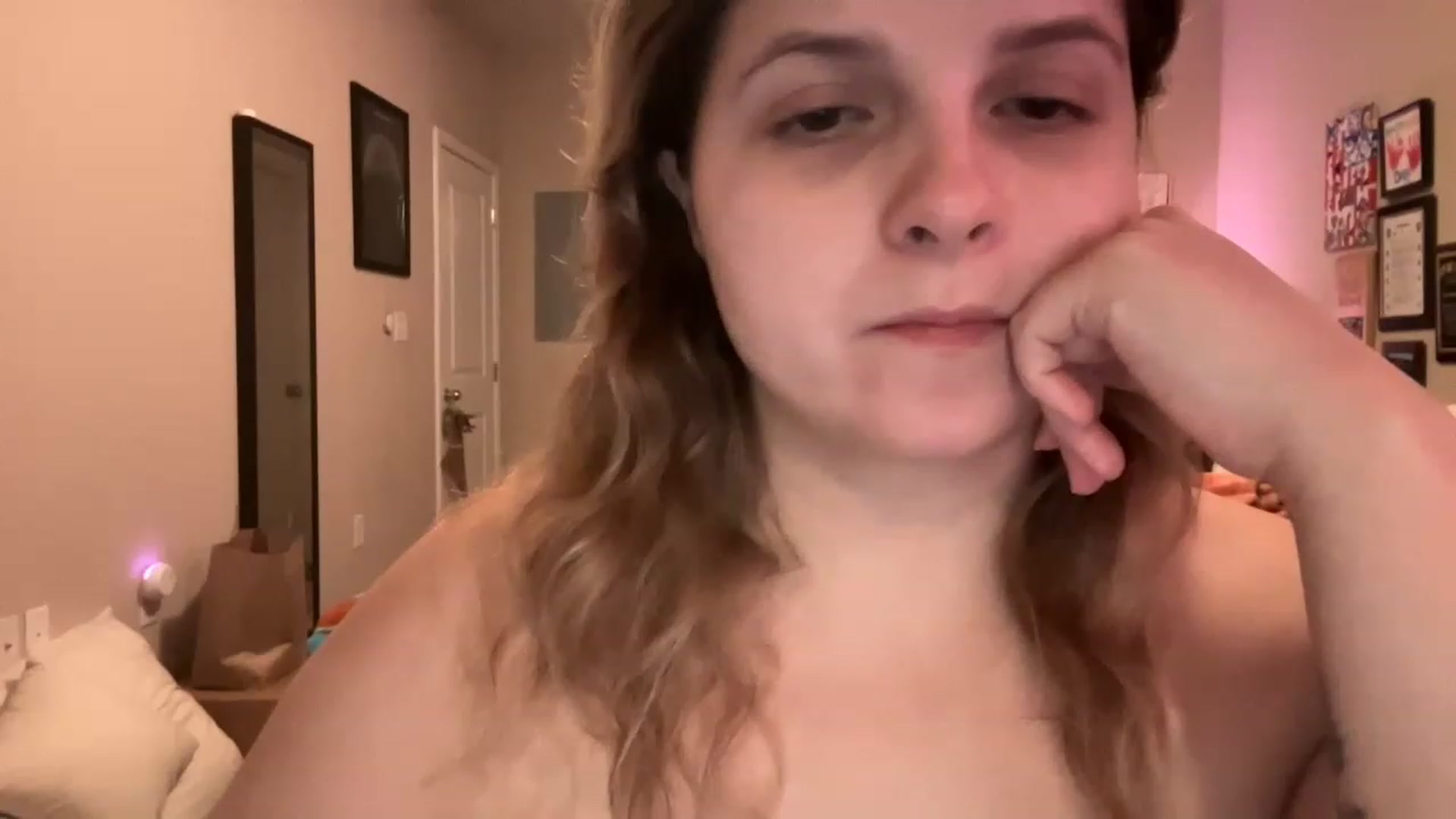 Gallery image thumbnail from j3nnamatic's myfreecams stream on, 12/06/2022, 18:02 image 20 of 20