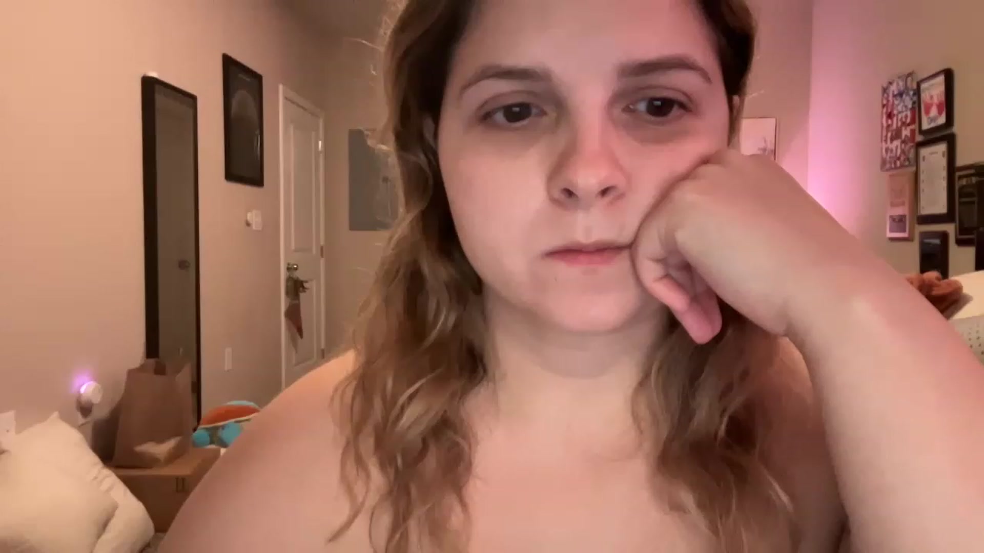 Gallery image thumbnail from j3nnamatic's myfreecams stream on, 12/06/2022, 18:02 image 2 of 20