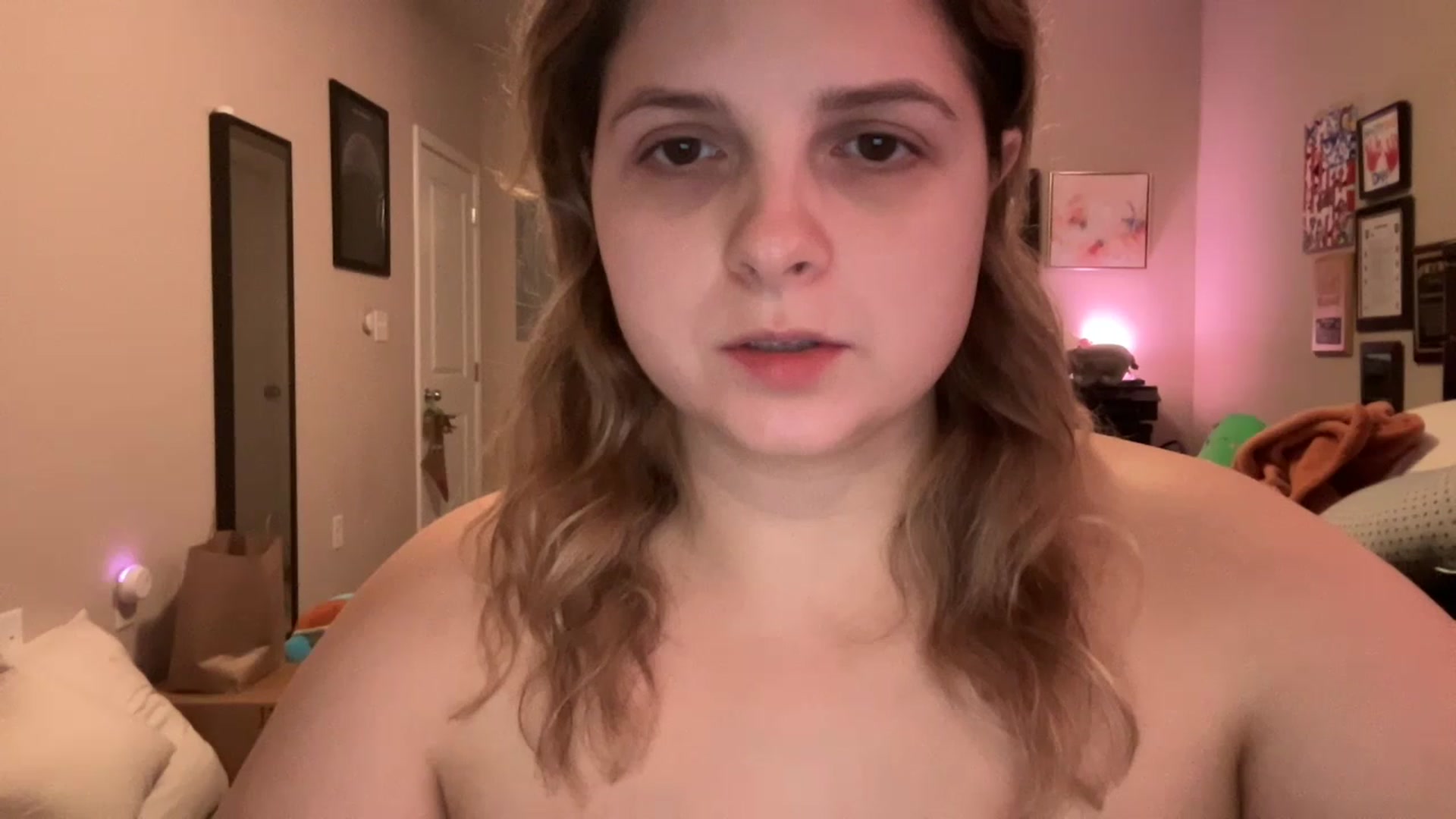 Gallery image thumbnail from j3nnamatic's myfreecams stream on, 12/06/2022, 18:02 image 3 of 20