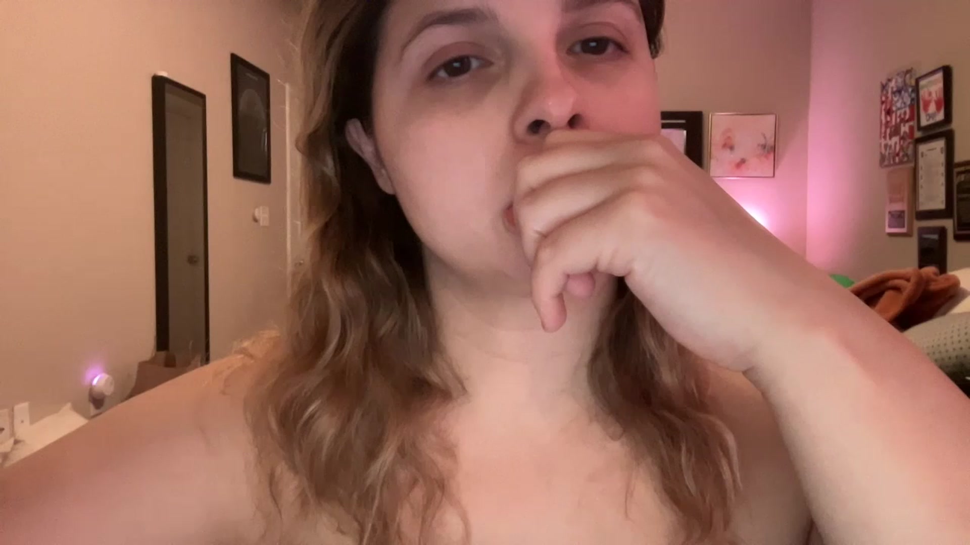 Gallery image thumbnail from j3nnamatic's myfreecams stream on, 12/06/2022, 18:02 image 19 of 20