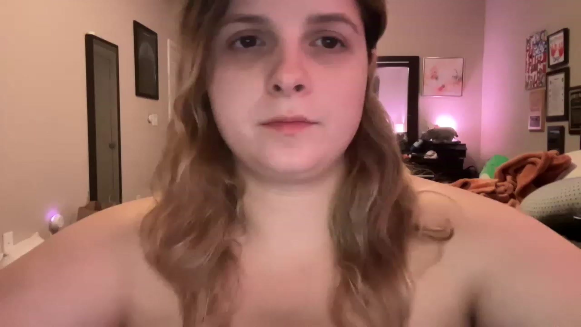 Gallery image thumbnail from j3nnamatic's myfreecams stream on, 12/06/2022, 19:32 image 17 of 20