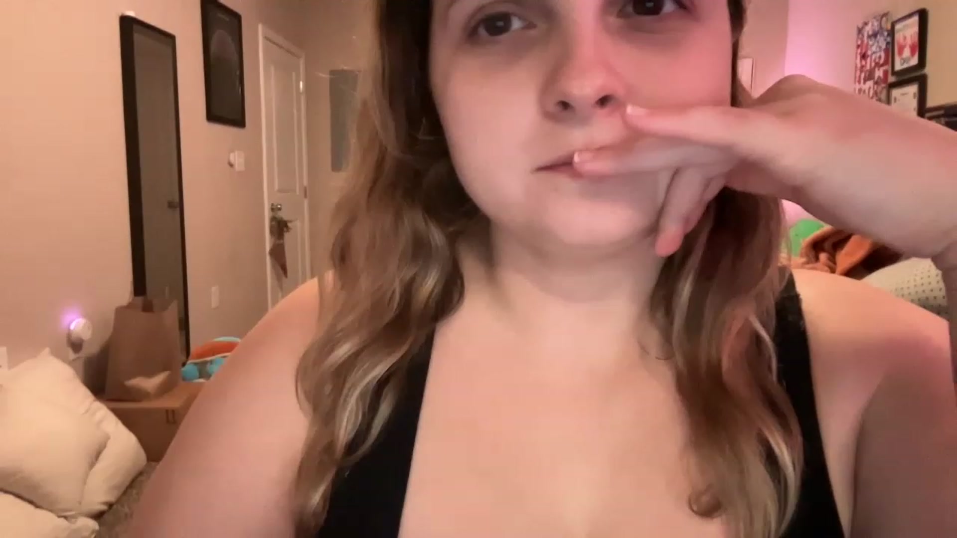 Gallery image thumbnail from j3nnamatic's myfreecams stream on, 12/06/2022, 22:50 image 19 of 20
