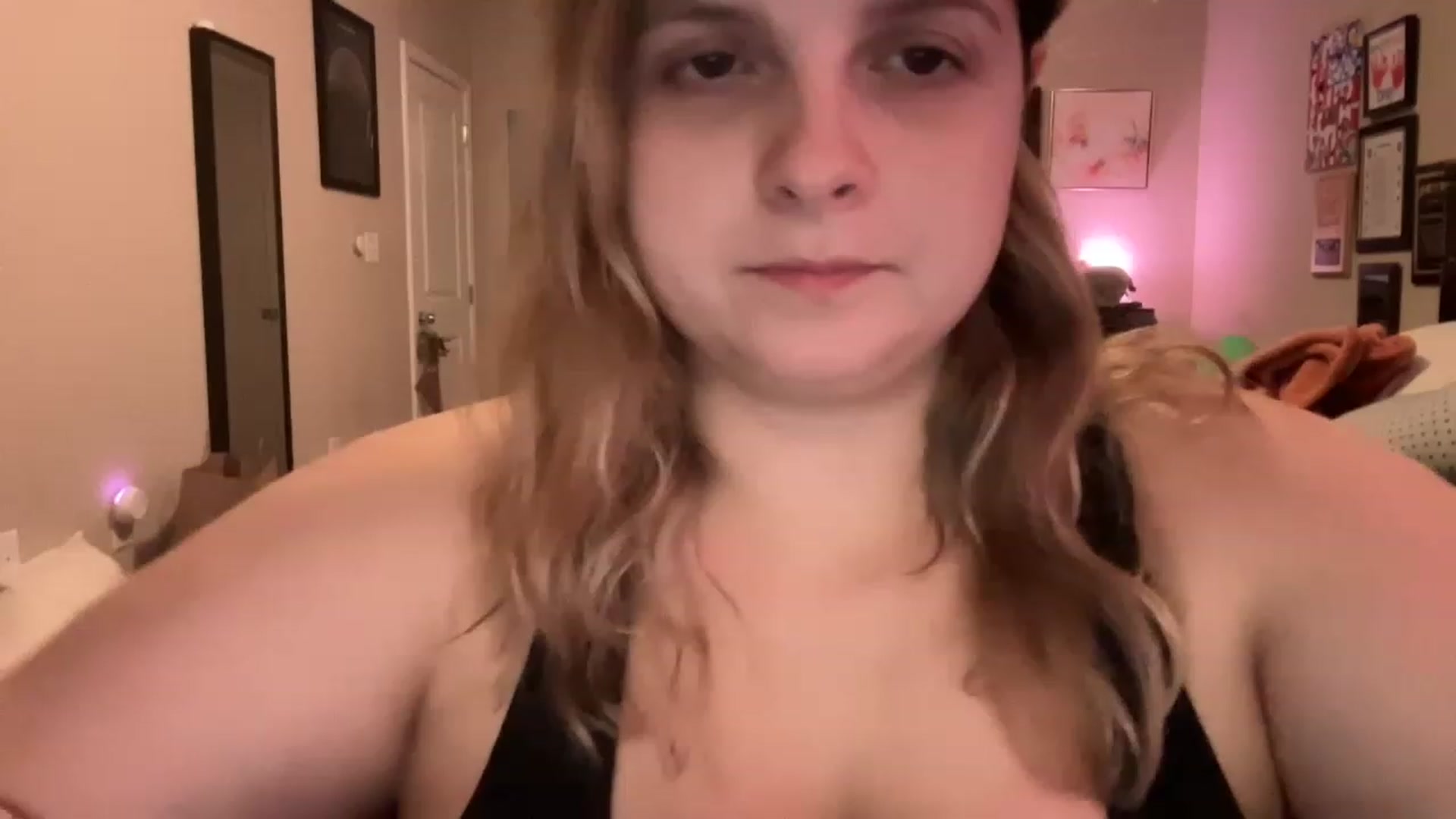 Gallery image thumbnail from j3nnamatic's myfreecams stream on, 12/06/2022, 22:50 image 6 of 20