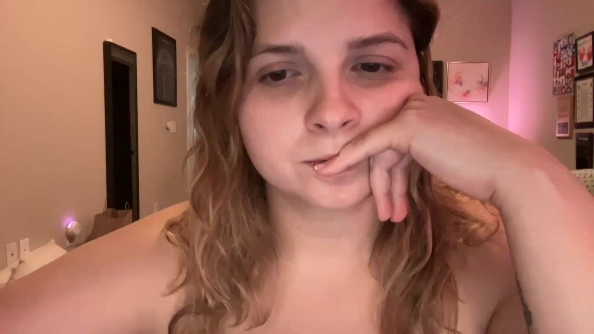 Gallery image thumbnail from j3nnamatic's myfreecams stream on, 12/07/2022, 21:12 image 20 of 20