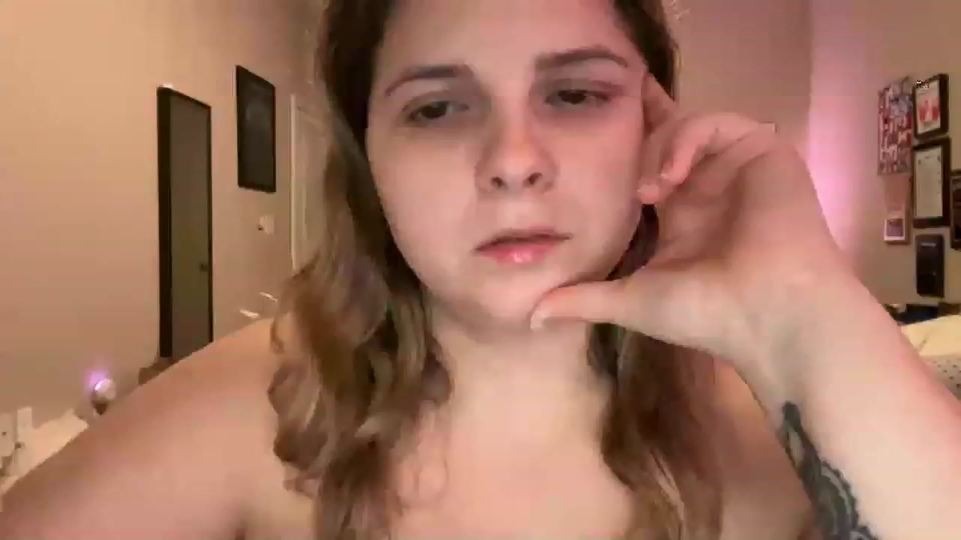 Gallery image thumbnail from j3nnamatic's myfreecams stream on, 12/08/2022, 20:28 image 7 of 20