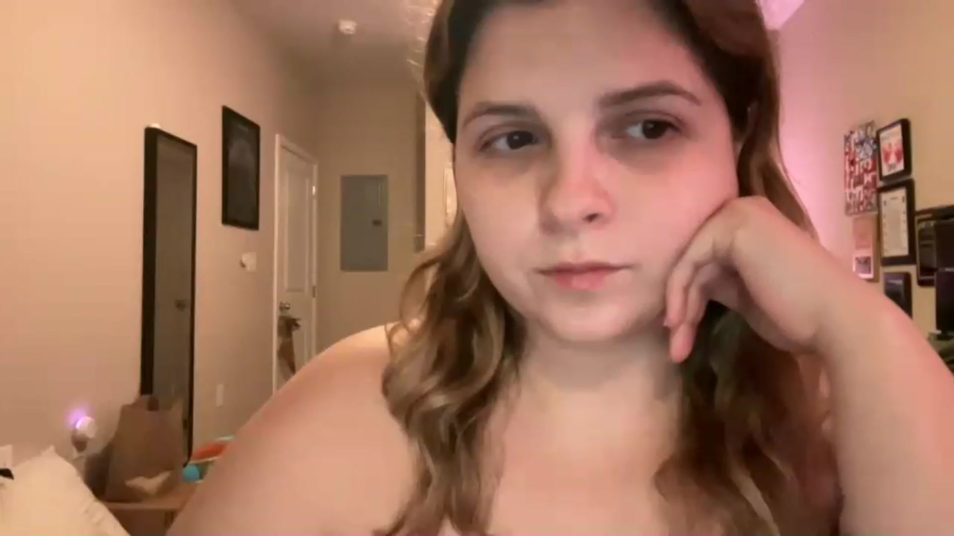 Gallery image thumbnail from j3nnamatic's myfreecams stream on, 12/08/2022, 23:05 image 5 of 20