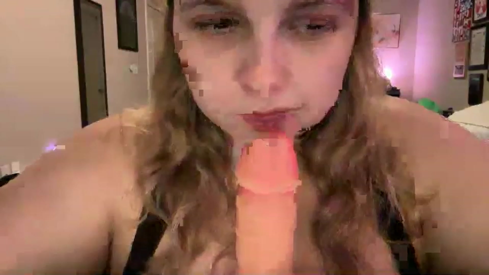 Gallery image thumbnail from j3nnamatic's myfreecams stream on, 12/12/2022, 24:24 image 13 of 20