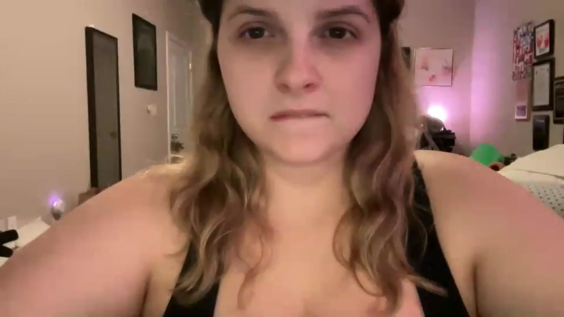 Gallery image thumbnail from j3nnamatic's myfreecams stream on, 12/12/2022, 24:24 image 5 of 20