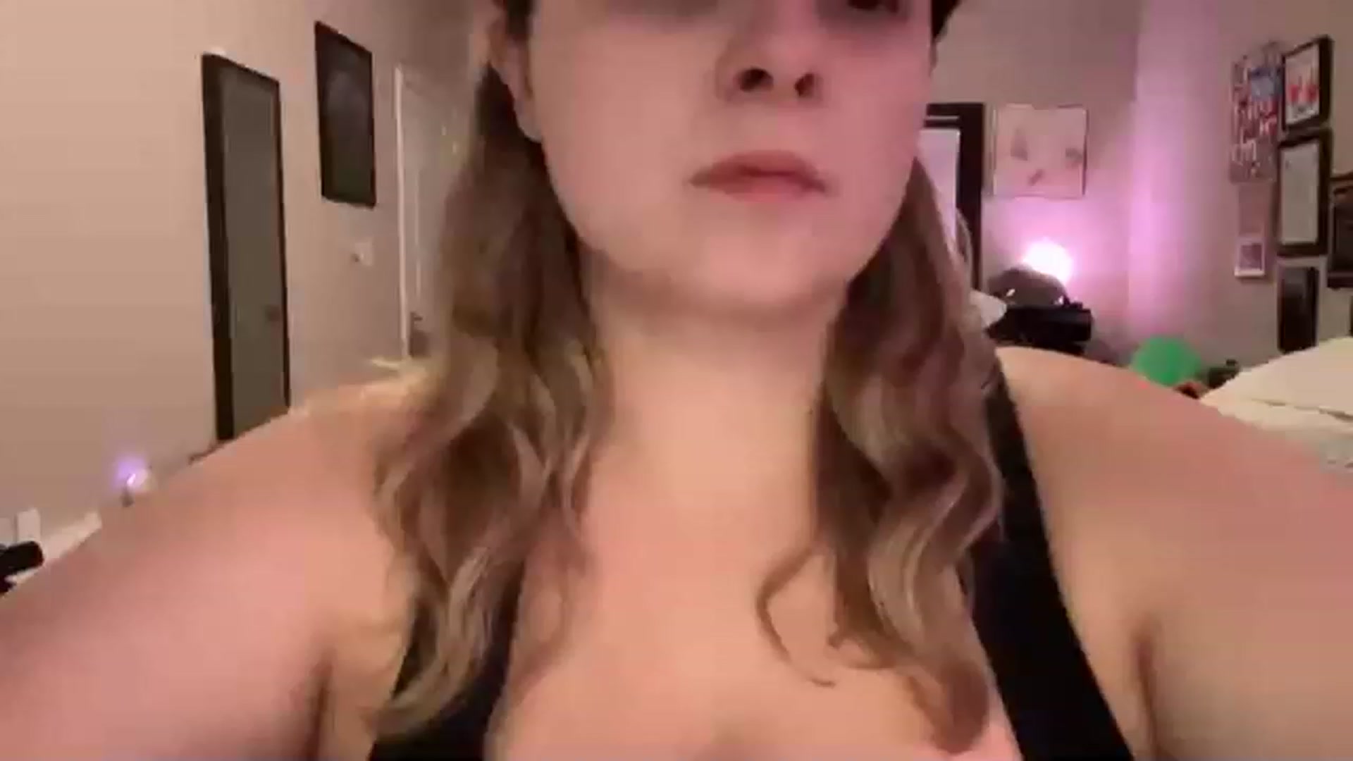 Gallery image thumbnail from j3nnamatic's myfreecams stream on, 12/12/2022, 24:24 image 2 of 20