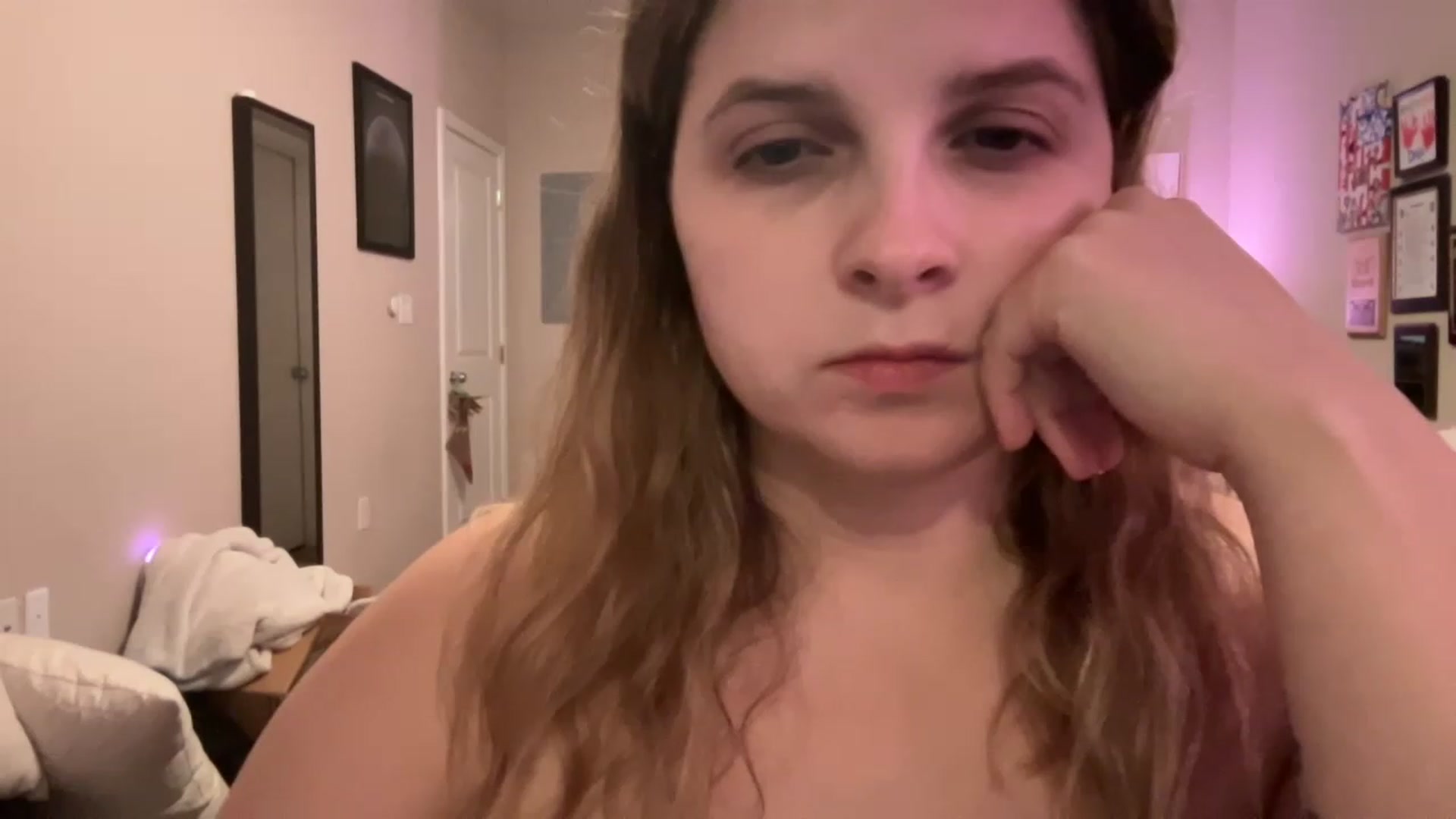 Gallery image thumbnail from j3nnamatic's myfreecams stream on, 12/20/2022, 01:17 image 16 of 20