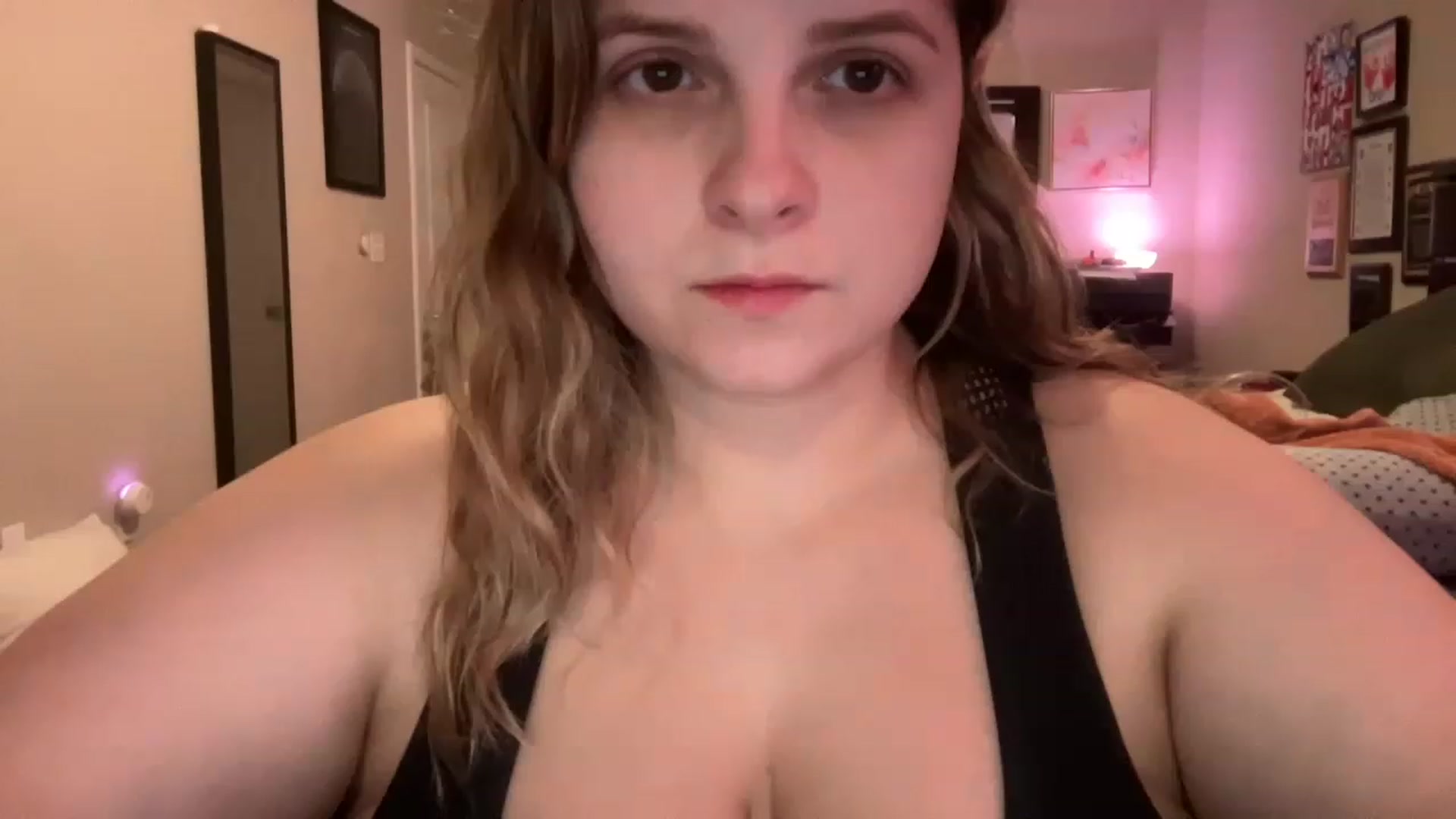 Gallery image thumbnail from j3nnamatic's myfreecams stream on, 01/02/2023, 22:28 image 19 of 20