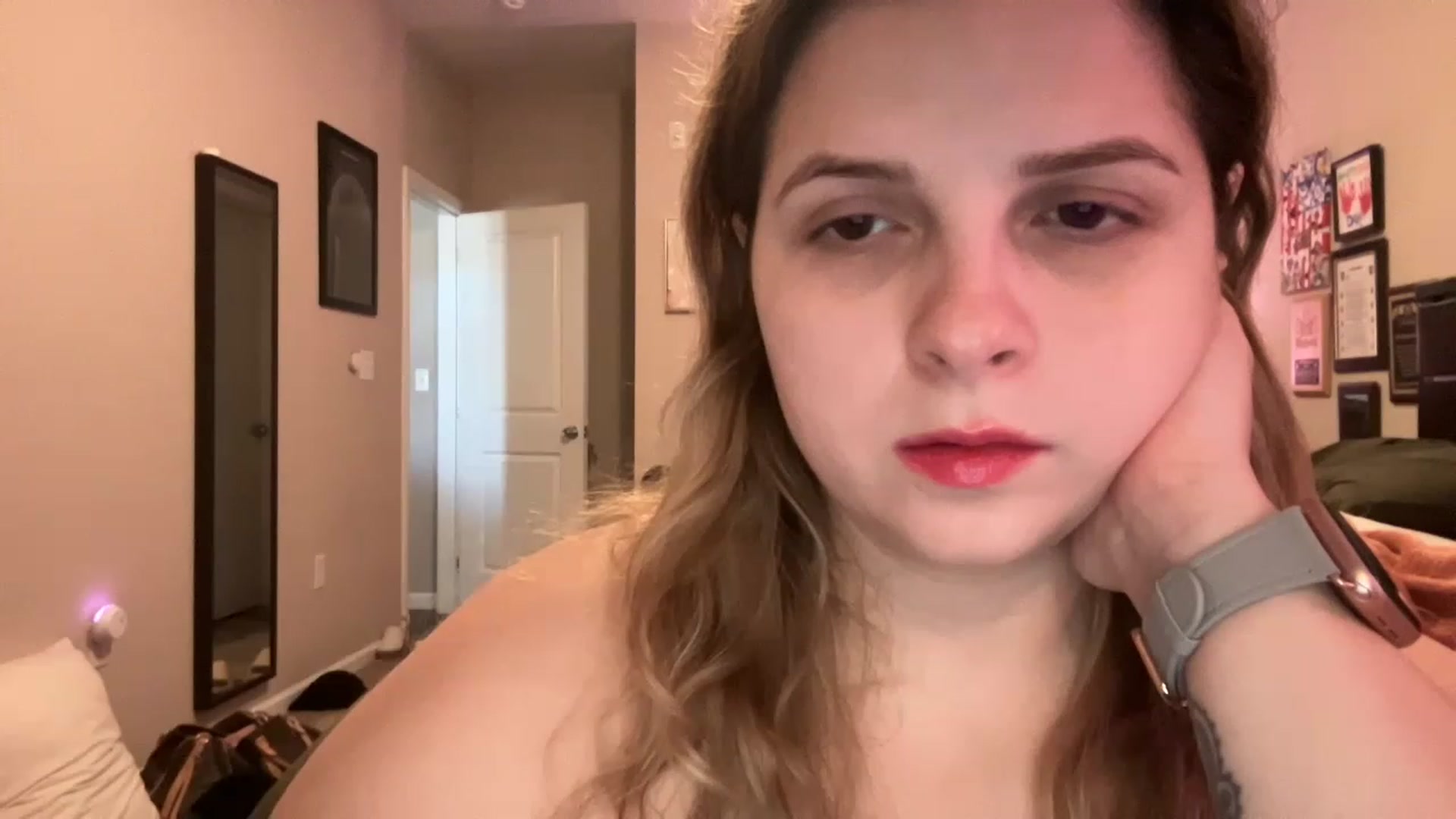 Gallery image thumbnail from j3nnamatic's myfreecams stream on, 01/03/2023, 21:20 image 18 of 20