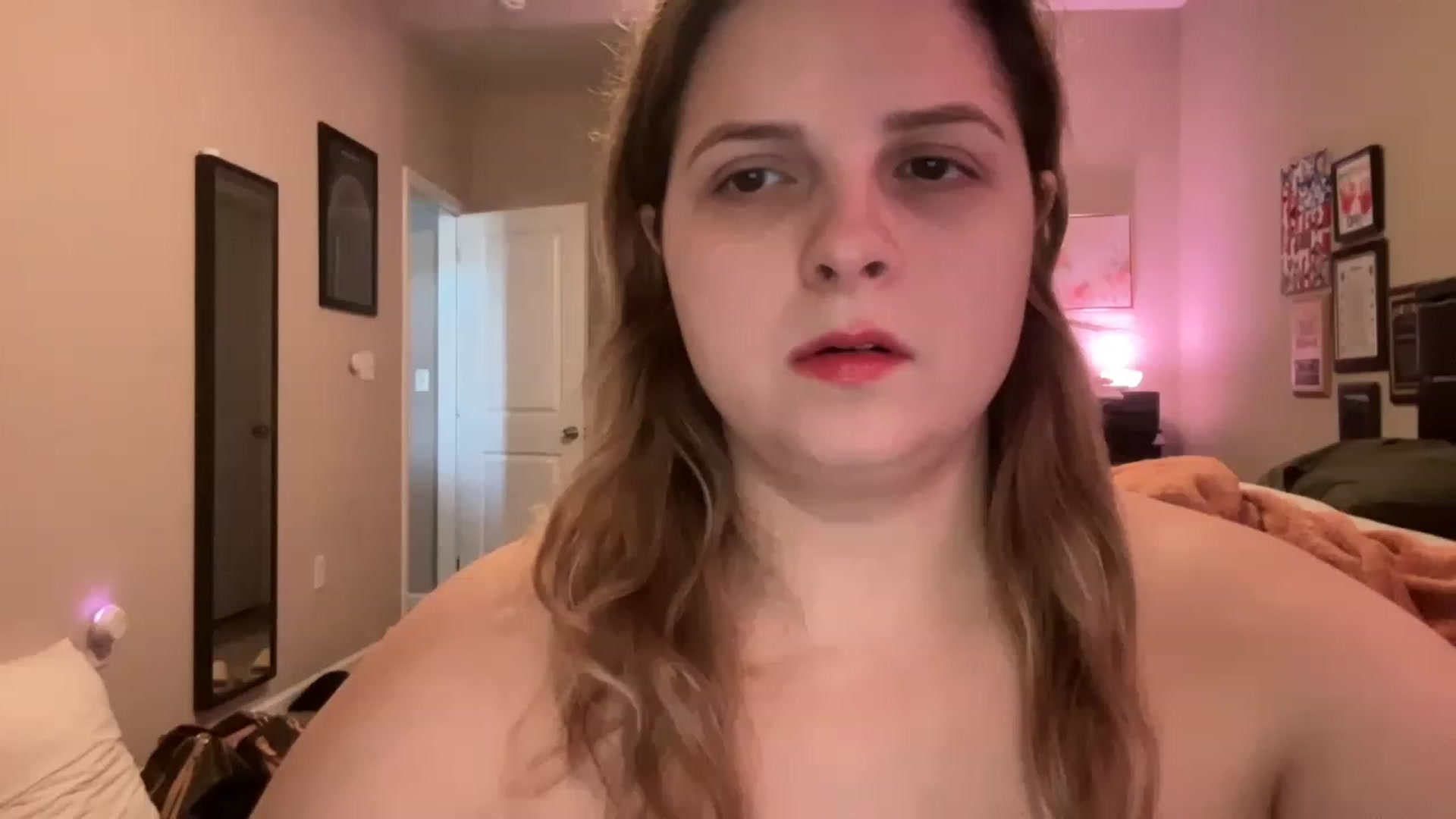 Gallery image thumbnail from j3nnamatic's myfreecams stream on, 01/03/2023, 21:20 image 12 of 20