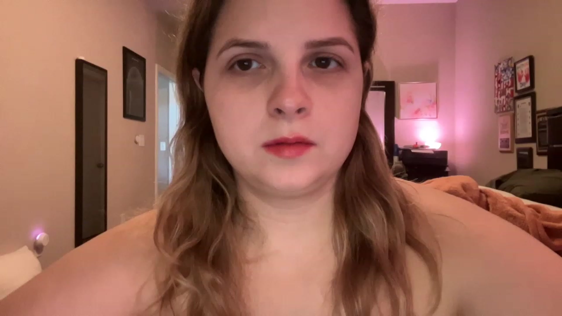 Gallery image thumbnail from j3nnamatic's myfreecams stream on, 01/03/2023, 21:20 image 14 of 20
