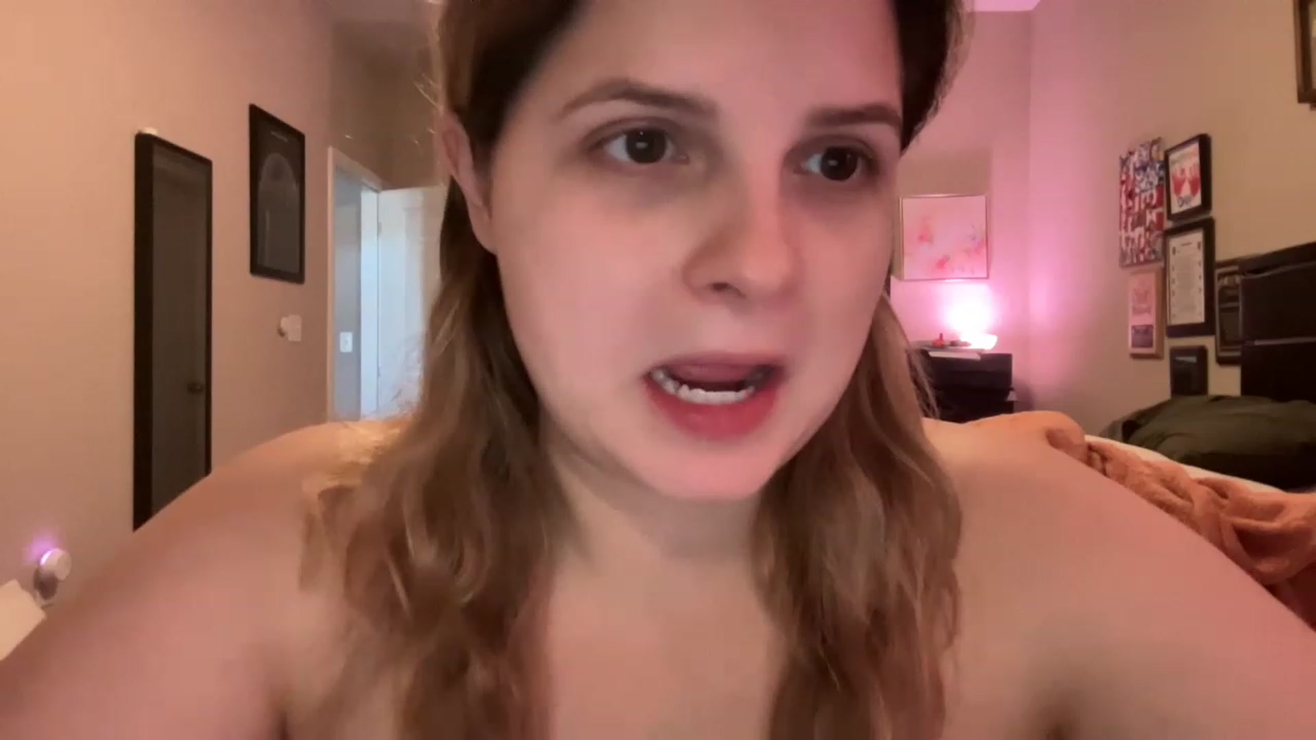 Gallery image thumbnail from j3nnamatic's myfreecams stream on, 01/03/2023, 21:20 image 5 of 20