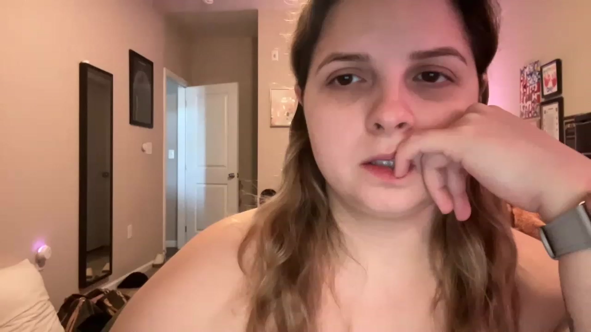 Gallery image thumbnail from j3nnamatic's myfreecams stream on, 01/03/2023, 21:20 image 9 of 20
