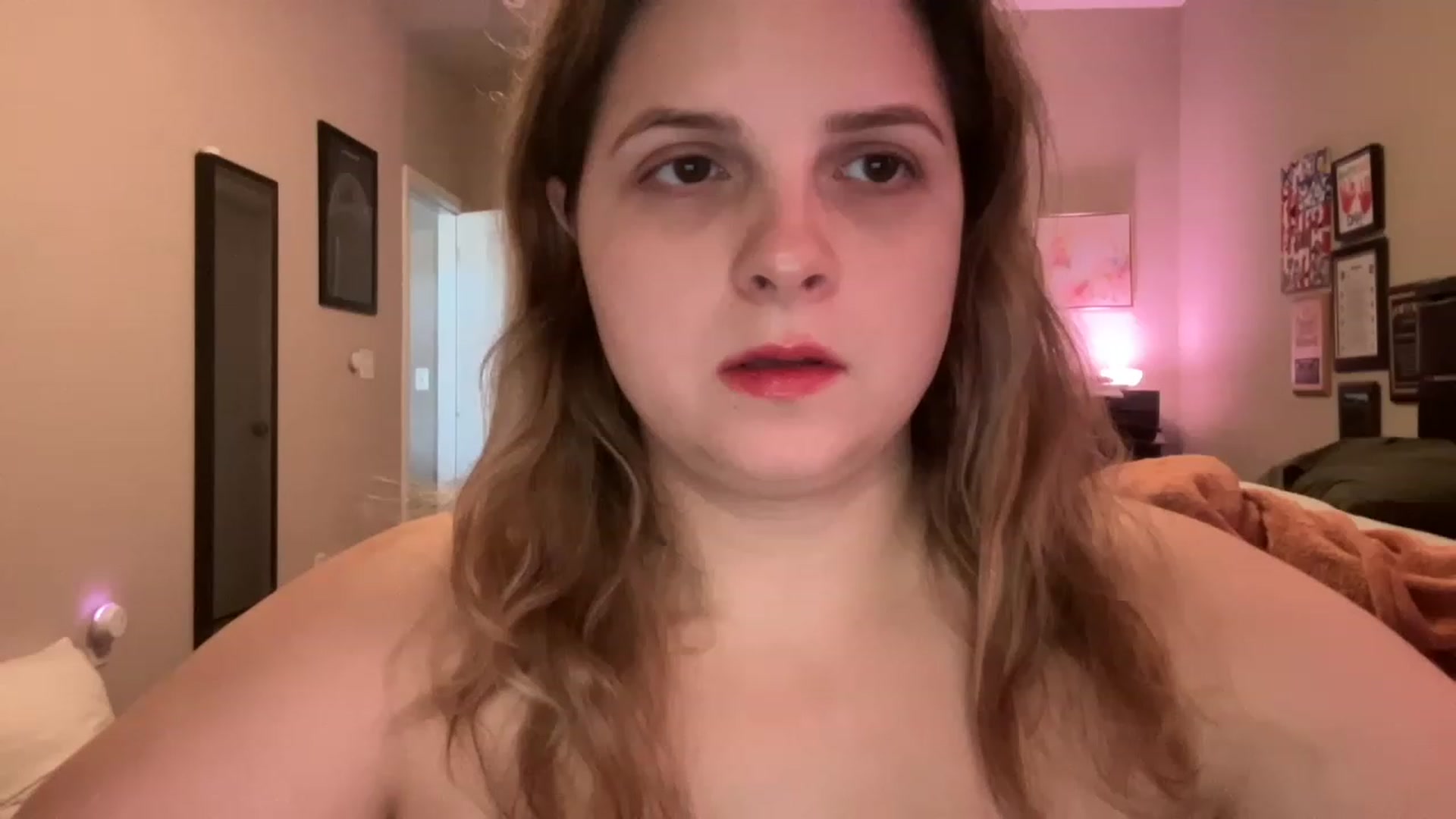 Gallery image thumbnail from j3nnamatic's myfreecams stream on, 01/03/2023, 21:20 image 20 of 20