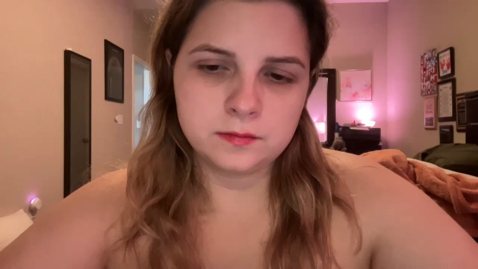 Gallery image thumbnail from j3nnamatic's myfreecams stream on, 01/03/2023, 21:20 image 17 of 20