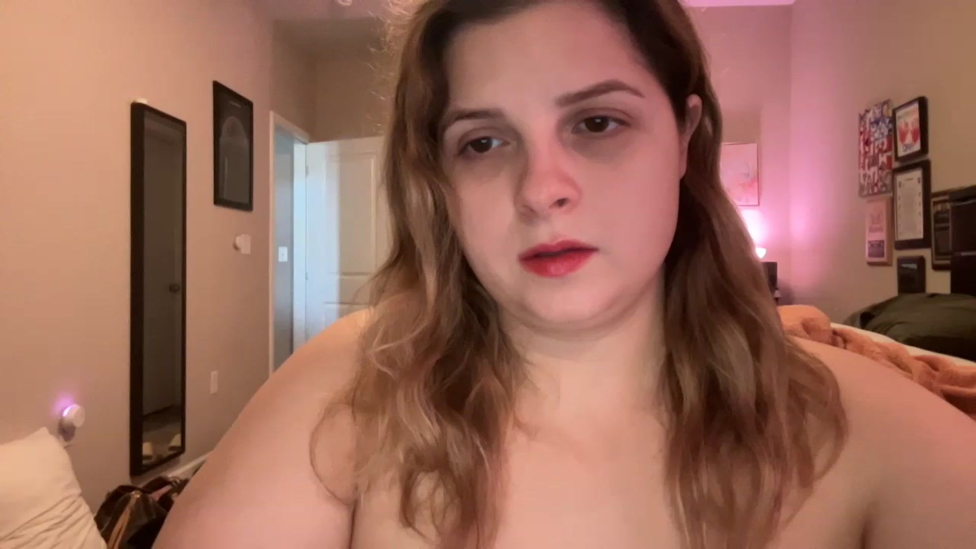 Gallery image thumbnail from j3nnamatic's myfreecams stream on, 01/03/2023, 21:20 image 10 of 20