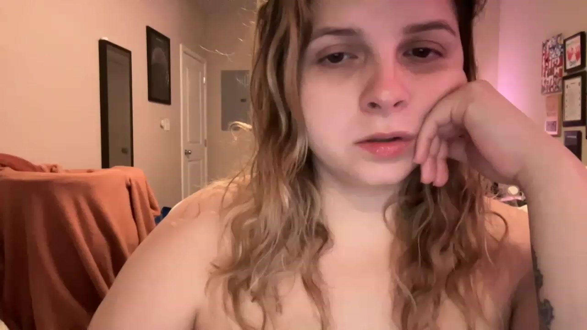 Gallery image thumbnail from j3nnamatic's myfreecams stream on, 01/18/2023, 19:42 image 4 of 20
