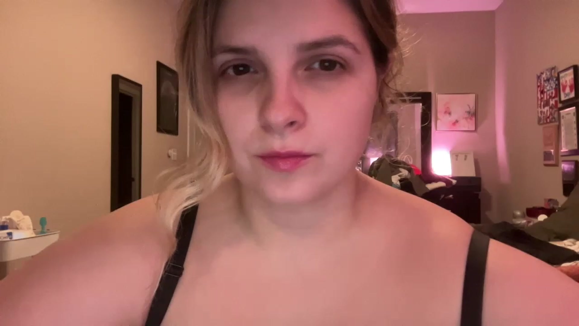Gallery image thumbnail from j3nnamatic's myfreecams stream on, 04/19/2023, 18:05 image 19 of 20