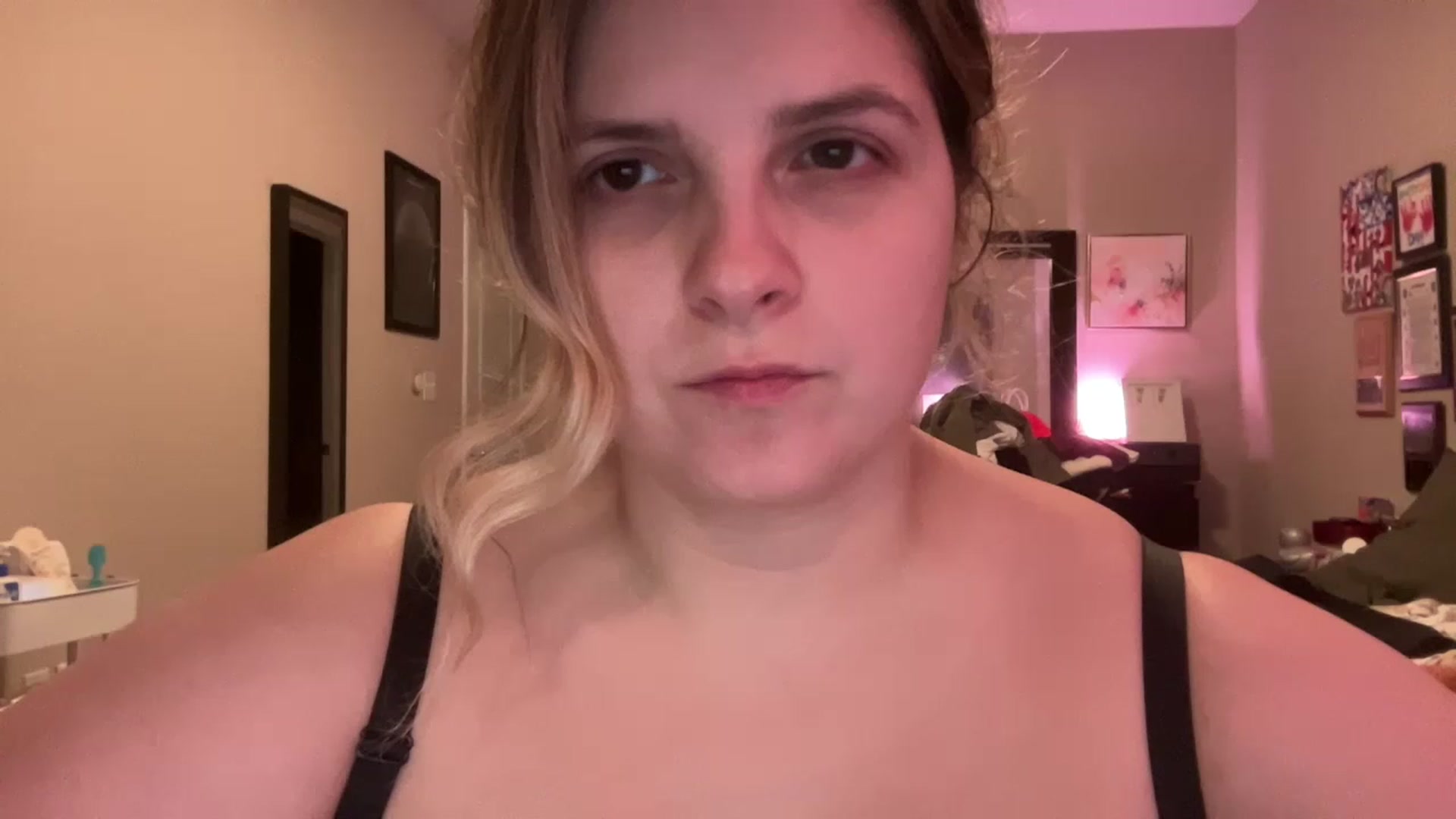Gallery image thumbnail from j3nnamatic's myfreecams stream on, 04/19/2023, 18:05 image 12 of 20